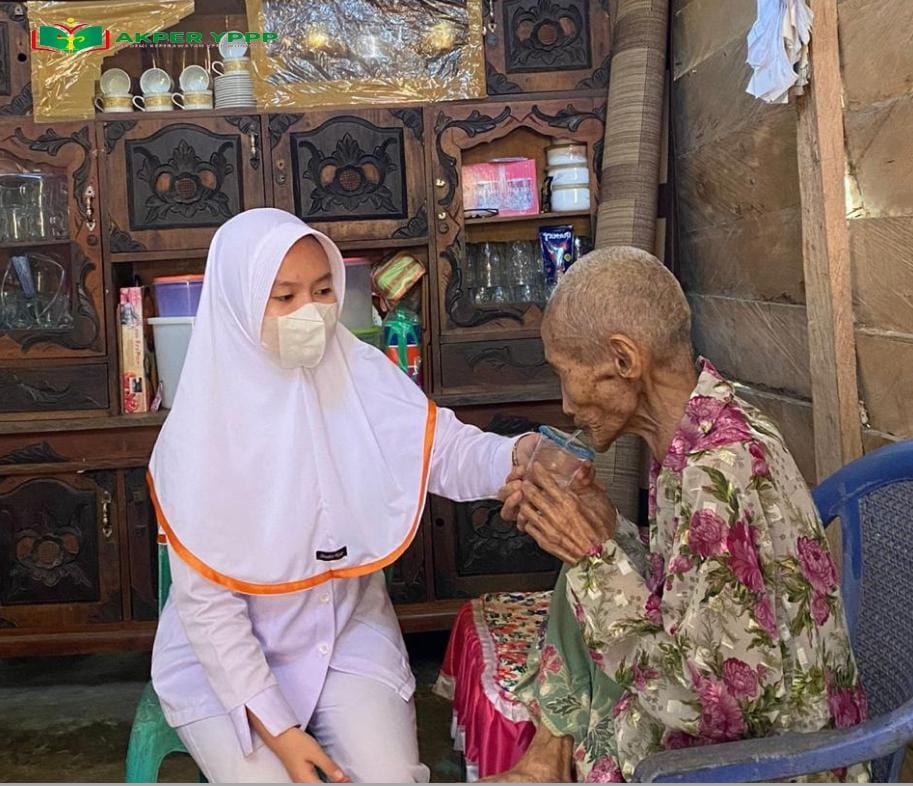 Mahasiswa Akper YPPP Wonomulyo Lakukan Kunjungan pada Pasien ODGJ di Polewali Mandar